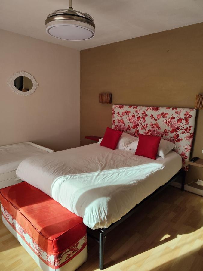 Hotel Le Sporting Beaumont-sur-Leze Habitación foto